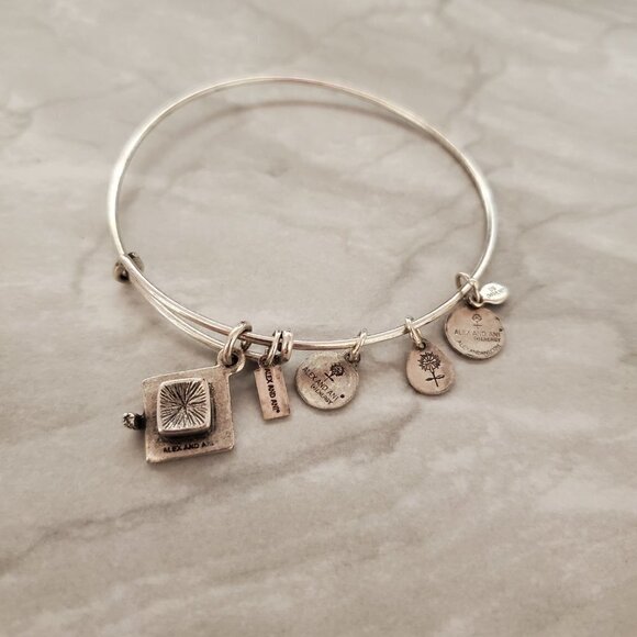 🎓 Alex and Ani Class of 2014 Graduation Cap Expandable Bracelet 🎓 - Picture 2 of 3